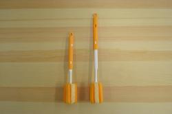 Dụng cụ cọ rửa bình nước cán dài Kokubo - Màu vàng_7