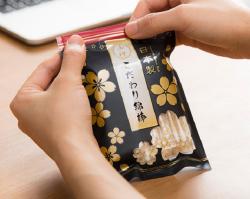 Gói 50 tăm bông ngoáy tai kháng khuẩn Sanyo Nhật Bản_2