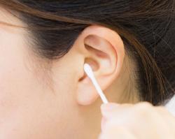 Gói 50 tăm bông ngoáy tai kháng khuẩn Sanyo Nhật Bản_3