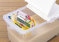 Thùng gạo có bánh xe, kèm cốc đong Inomata 5kg_9